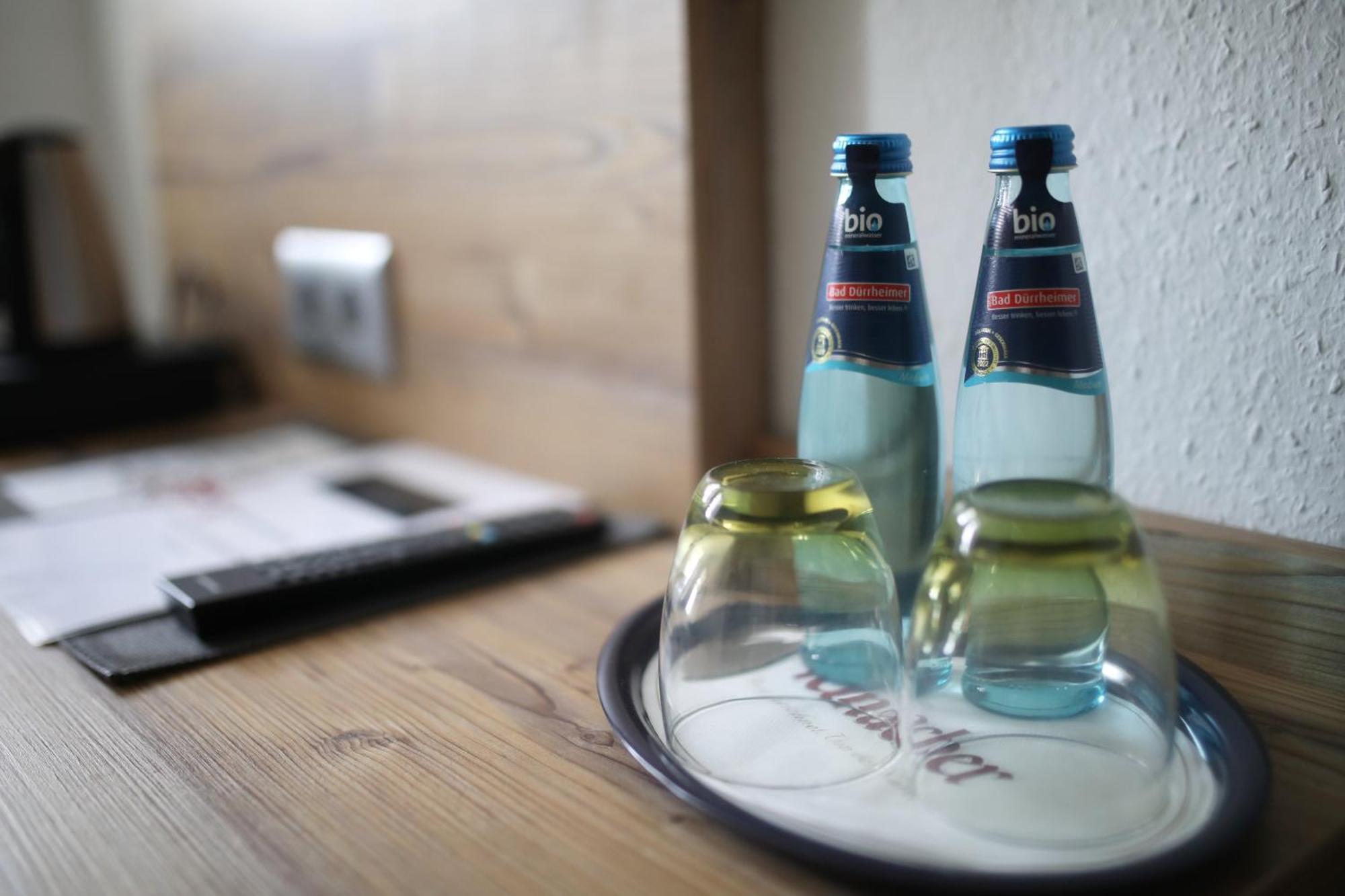 Gasthaus Hotel Zum Kreuz 스테튼암카튼마크트 외부 사진