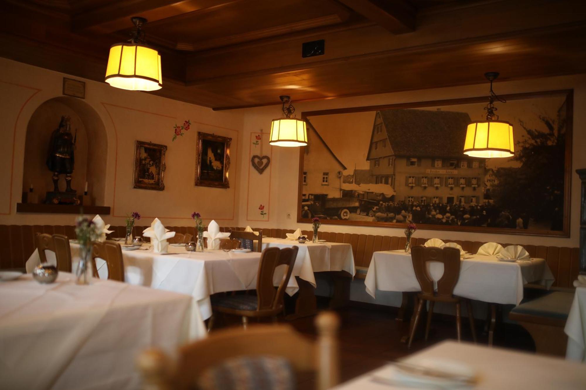 Gasthaus Hotel Zum Kreuz 스테튼암카튼마크트 외부 사진