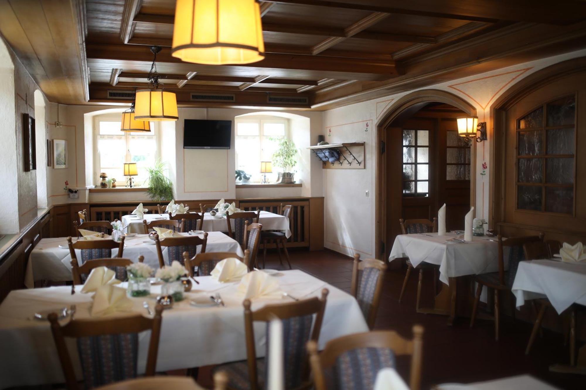 Gasthaus Hotel Zum Kreuz 스테튼암카튼마크트 외부 사진