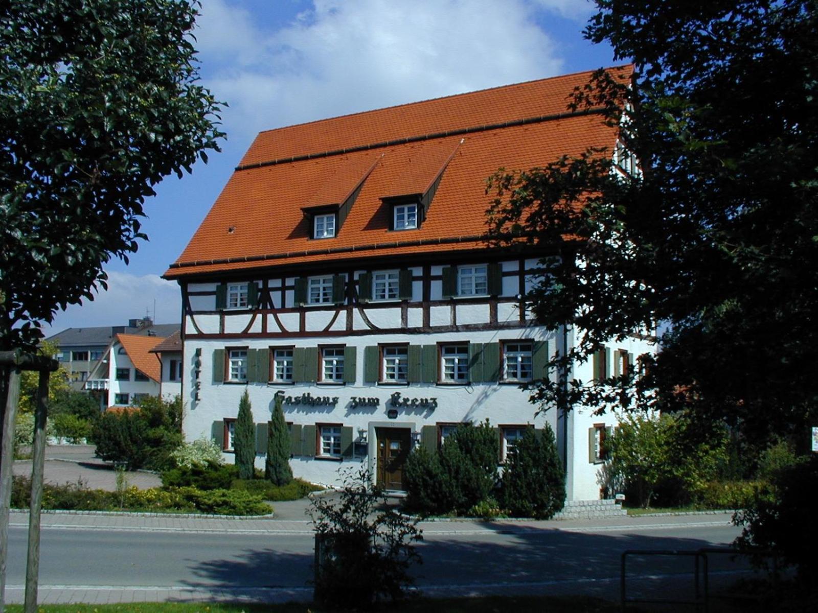 Gasthaus Hotel Zum Kreuz 스테튼암카튼마크트 외부 사진