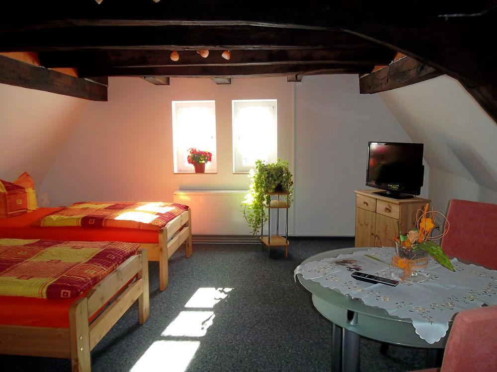 Gasthaus Hotel Zum Kreuz 스테튼암카튼마크트 외부 사진